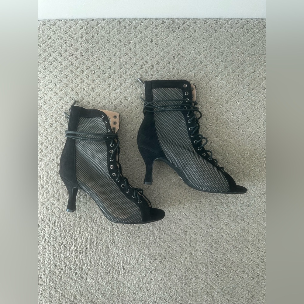 Lace up Rubber Sole Dance Heels Size 8 - Picture 4 of 5